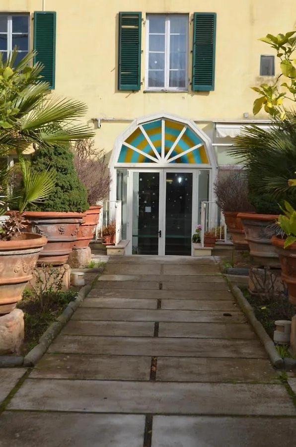 Casa Per Ferie Religiosa Figlie Di Nazareth Acomodação com café da manhã Pisa 0*,  Itália
