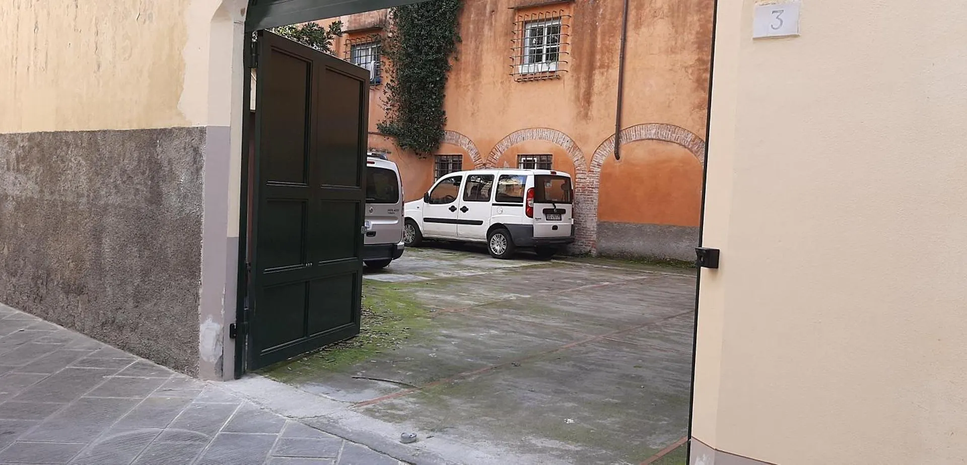 ピサ Casa Per Ferie Religiosa Figlie Di Nazareth Bed & Breakfast 0*,  イタリア