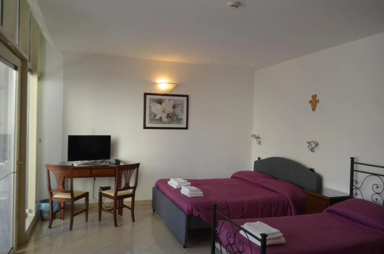 Casa Per Ferie Religiosa Figlie Di Nazareth Bed and Breakfast Pisa Bed & Breakfast